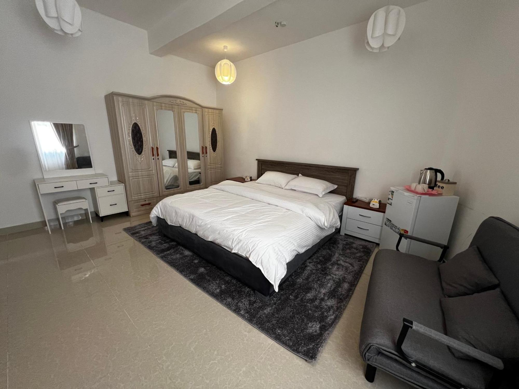 Luxury Wadi Front 2,3,5 Apartment *
